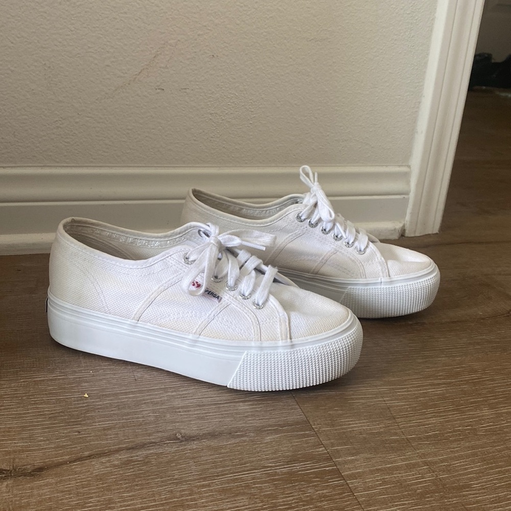 Platform sneaker